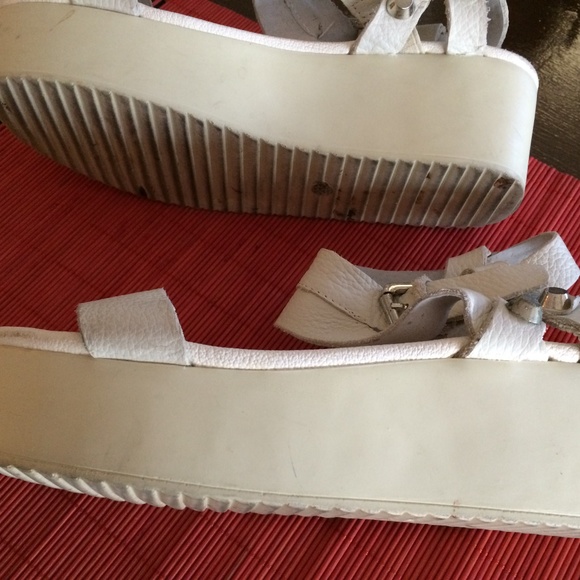 LADIES PLATFORM SHOES - Picture 2 of 2